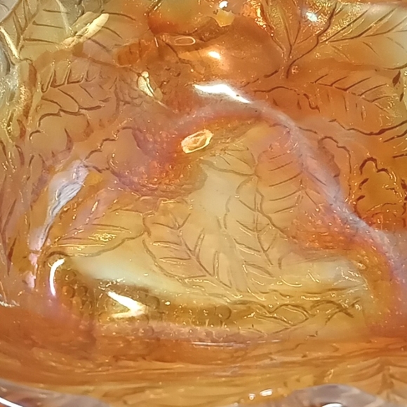 "new item" vintage Indiana Glass carnival glass bon bon loganberry bowl. No flaw - Picture 8 of 8